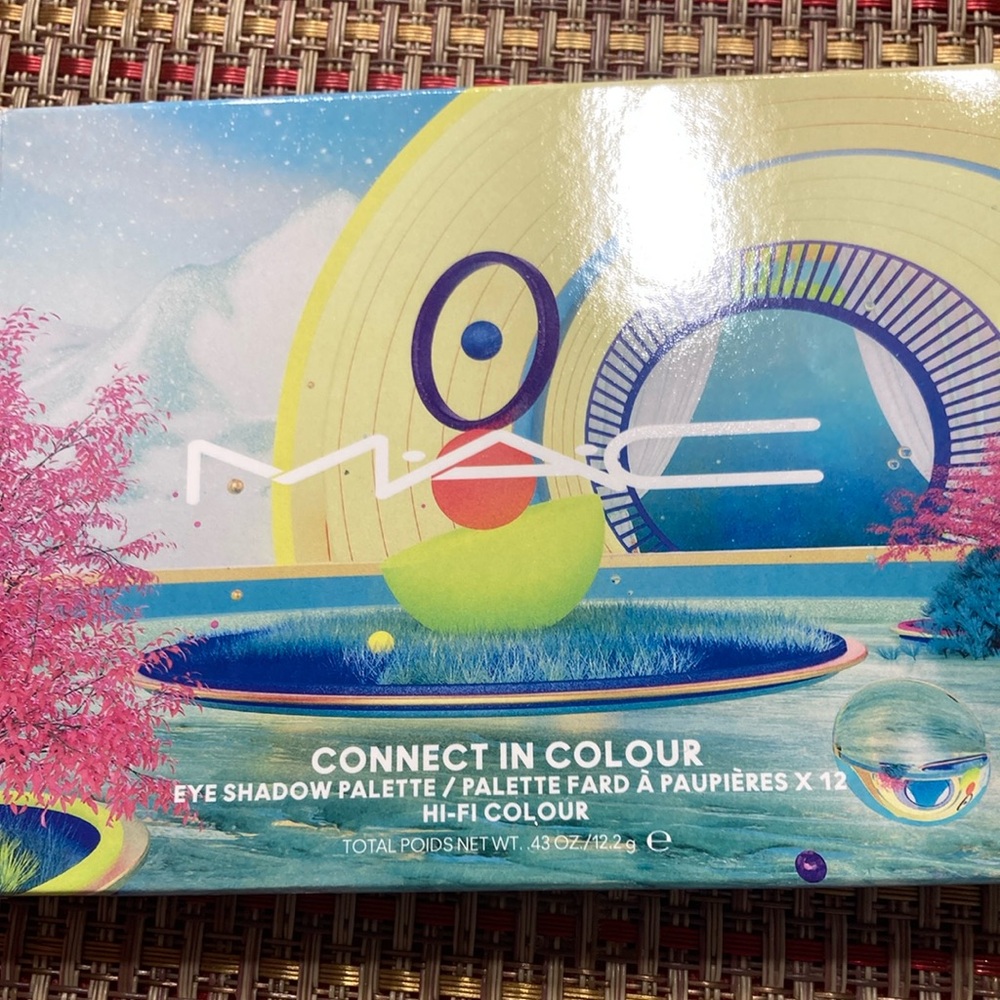 MAC Connect in Colour Eye Shadow Palette